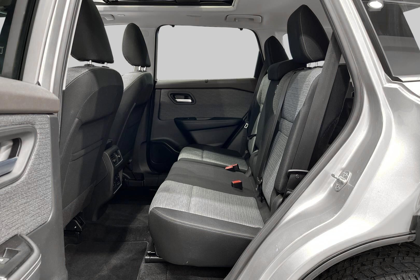 Nissan X-Trail iso kuva 5