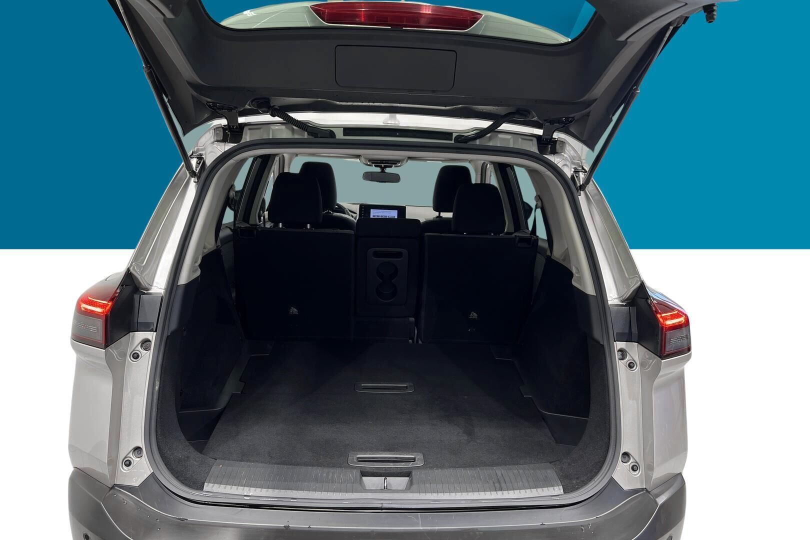 Nissan X-Trail iso kuva 6