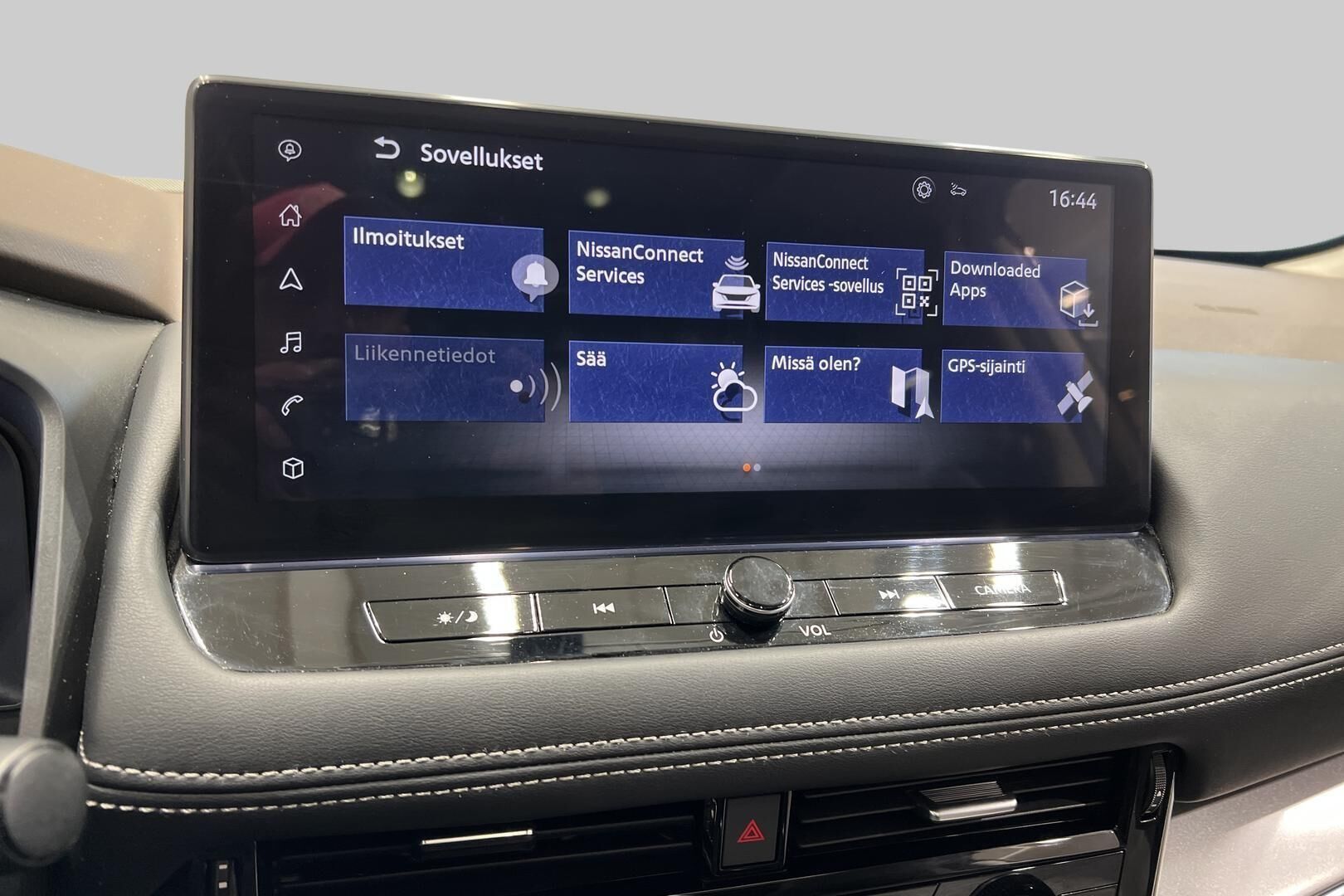 Nissan X-Trail iso kuva 32