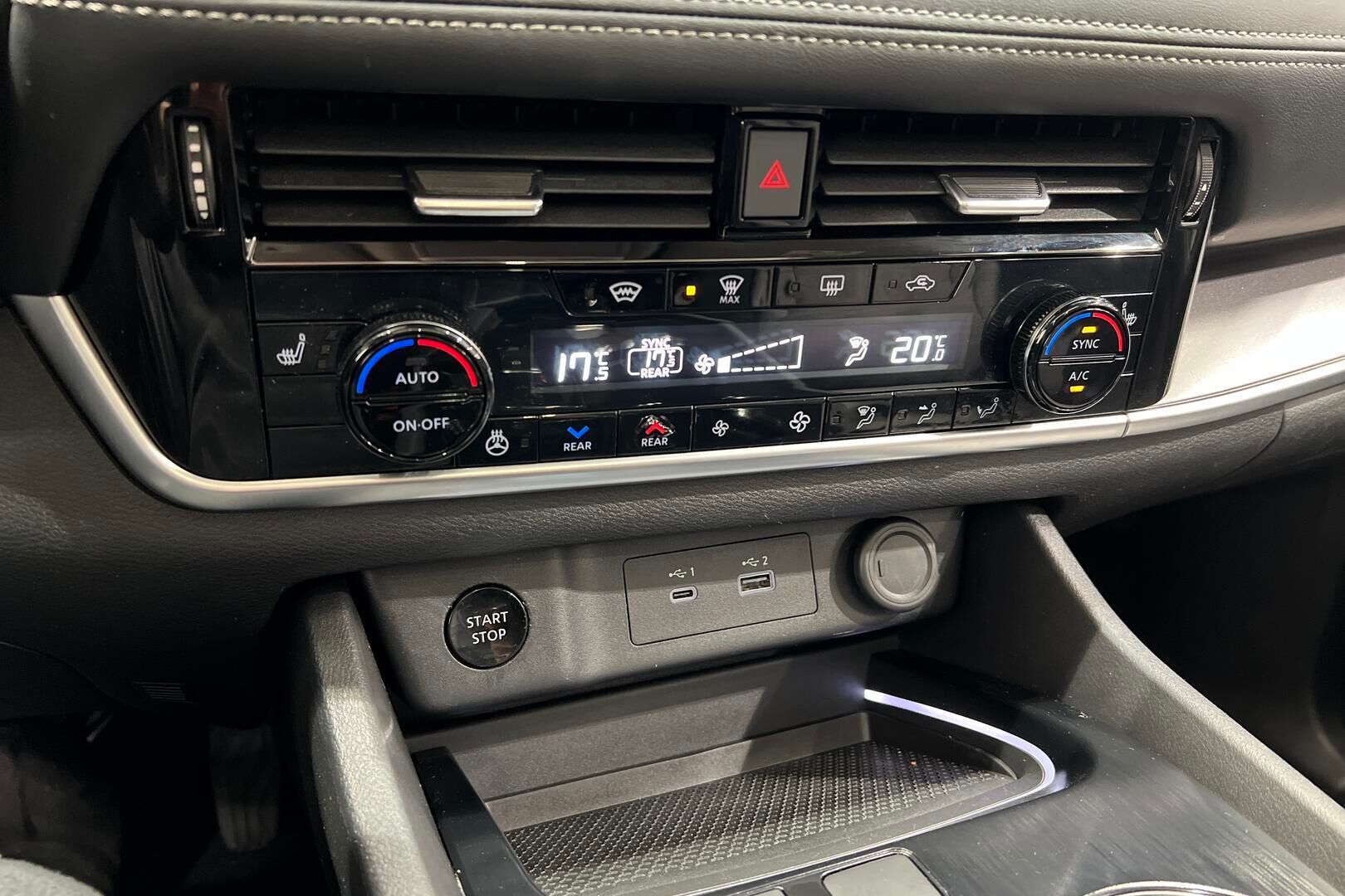 Nissan X-Trail iso kuva 33