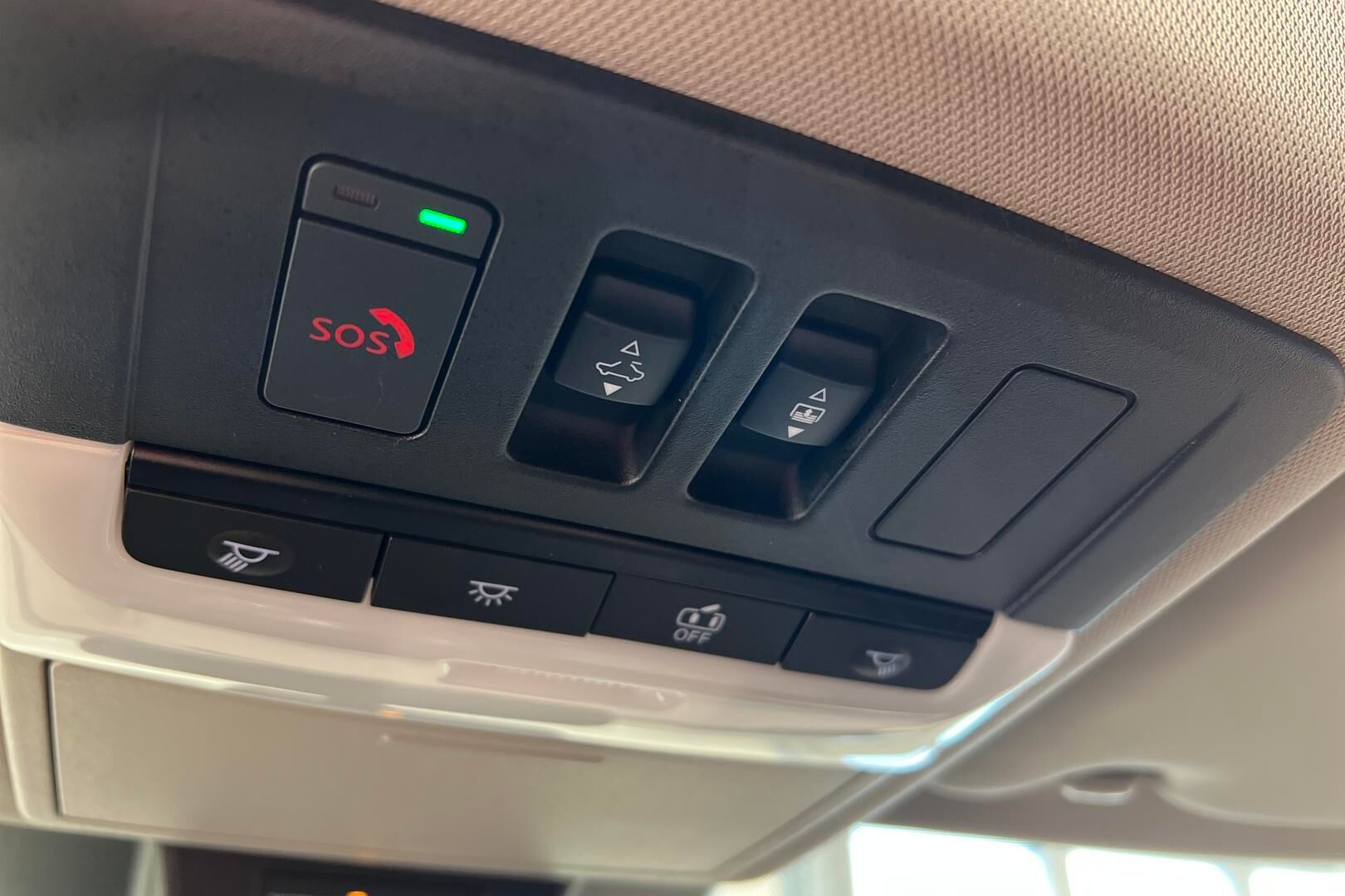 Nissan X-Trail iso kuva 13
