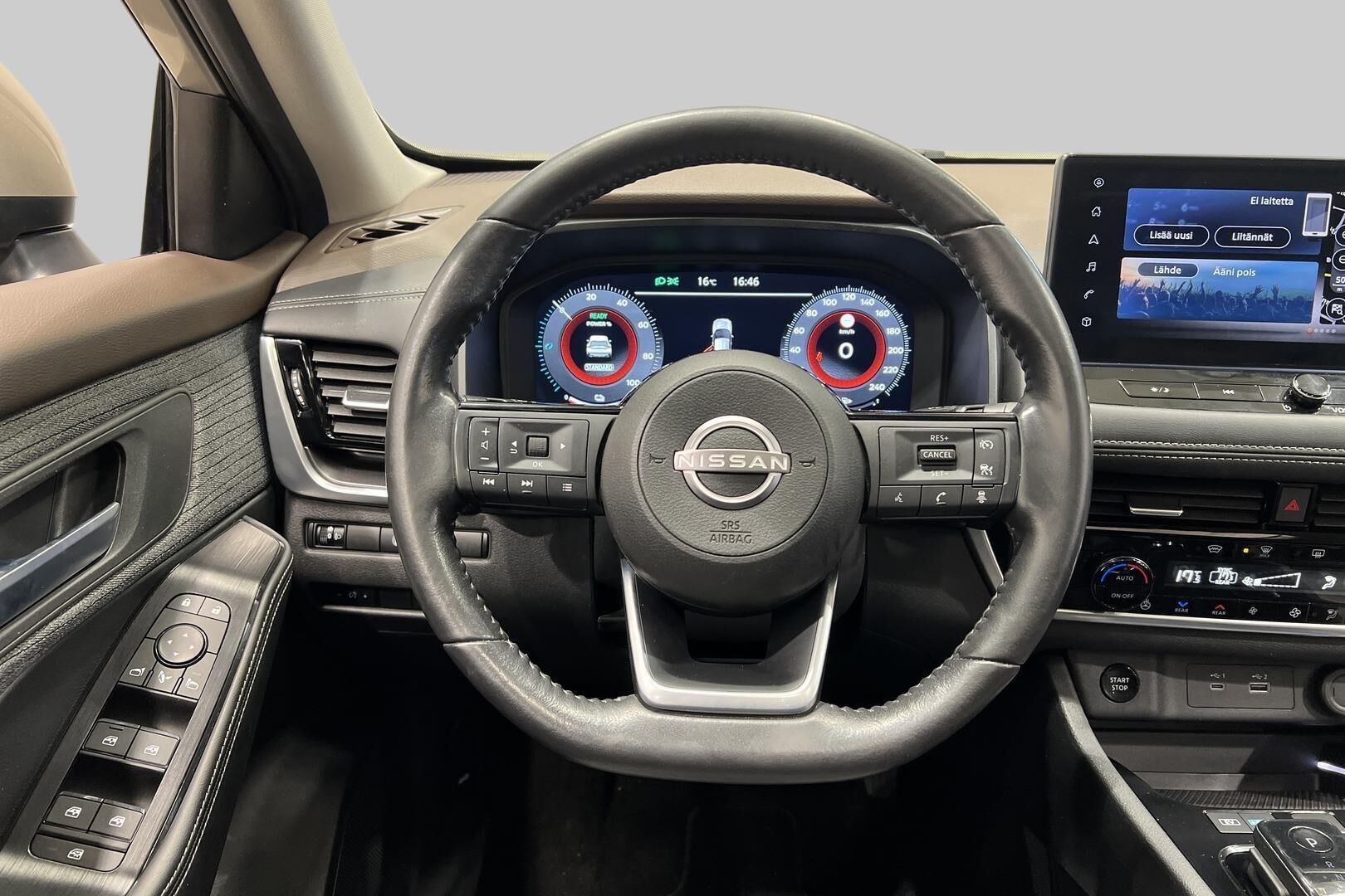 Nissan X-Trail iso kuva 17