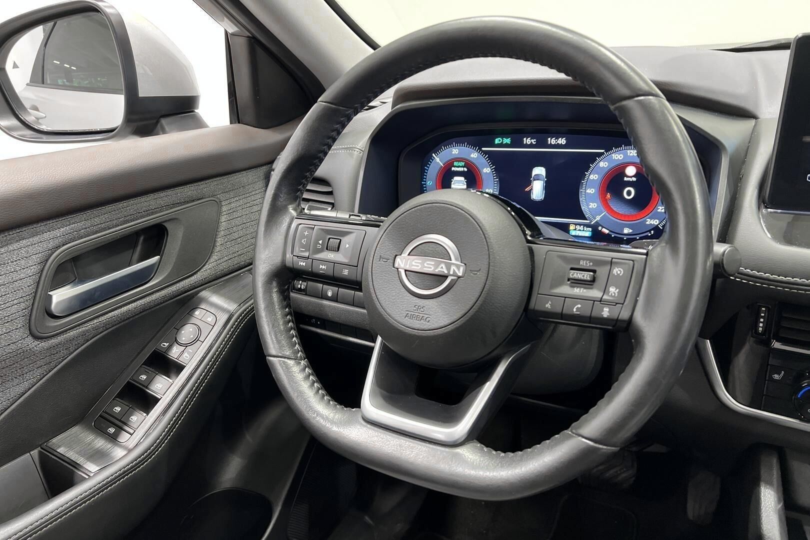 Nissan X-Trail iso kuva 18