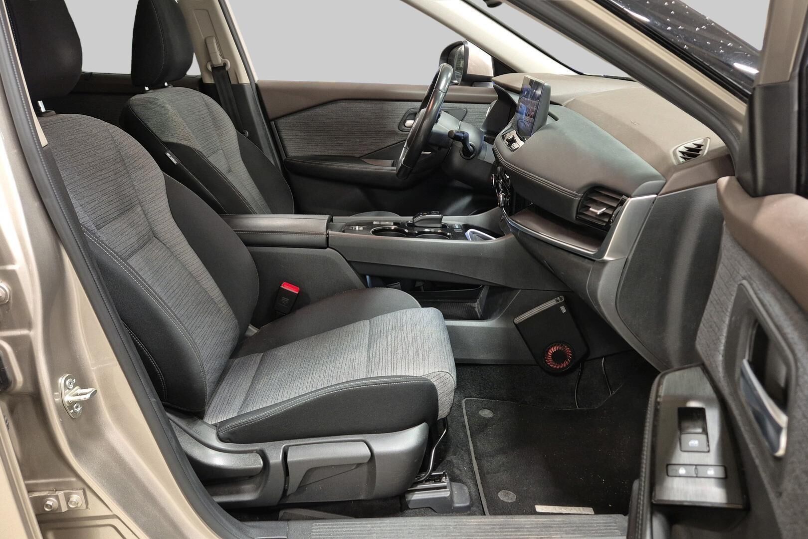 Nissan X-Trail iso kuva 4