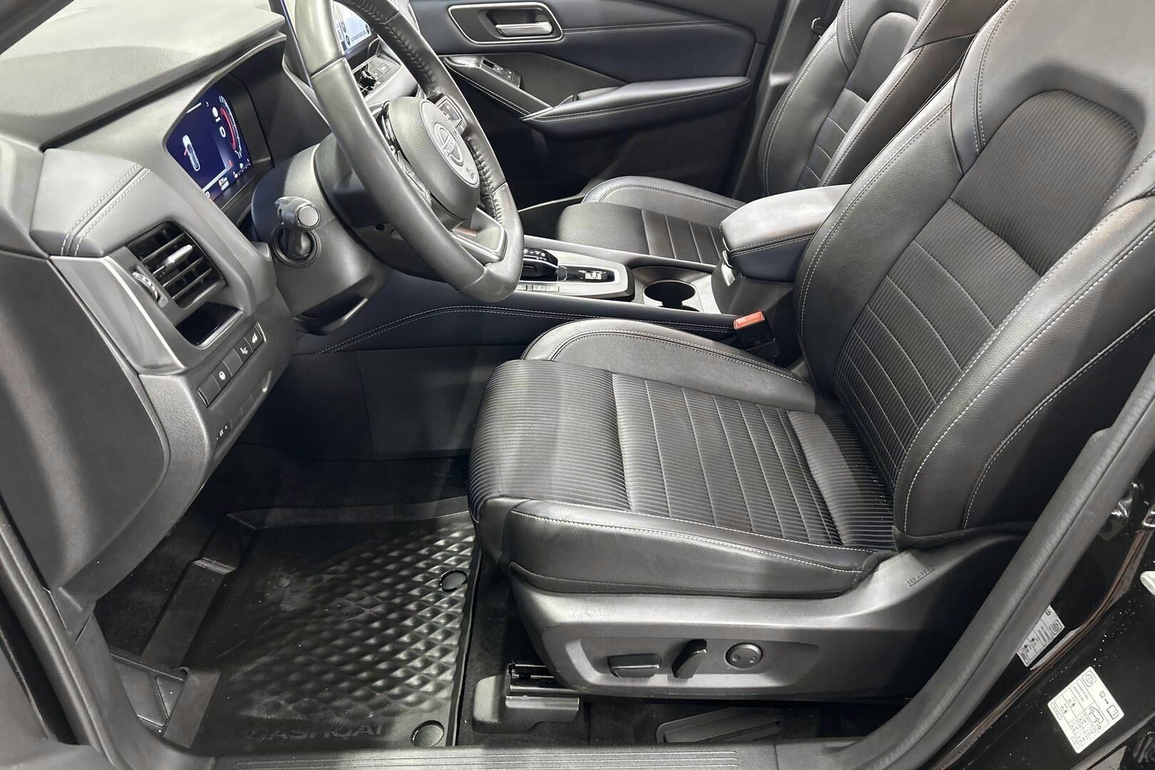 Nissan Qashqai iso kuva 9