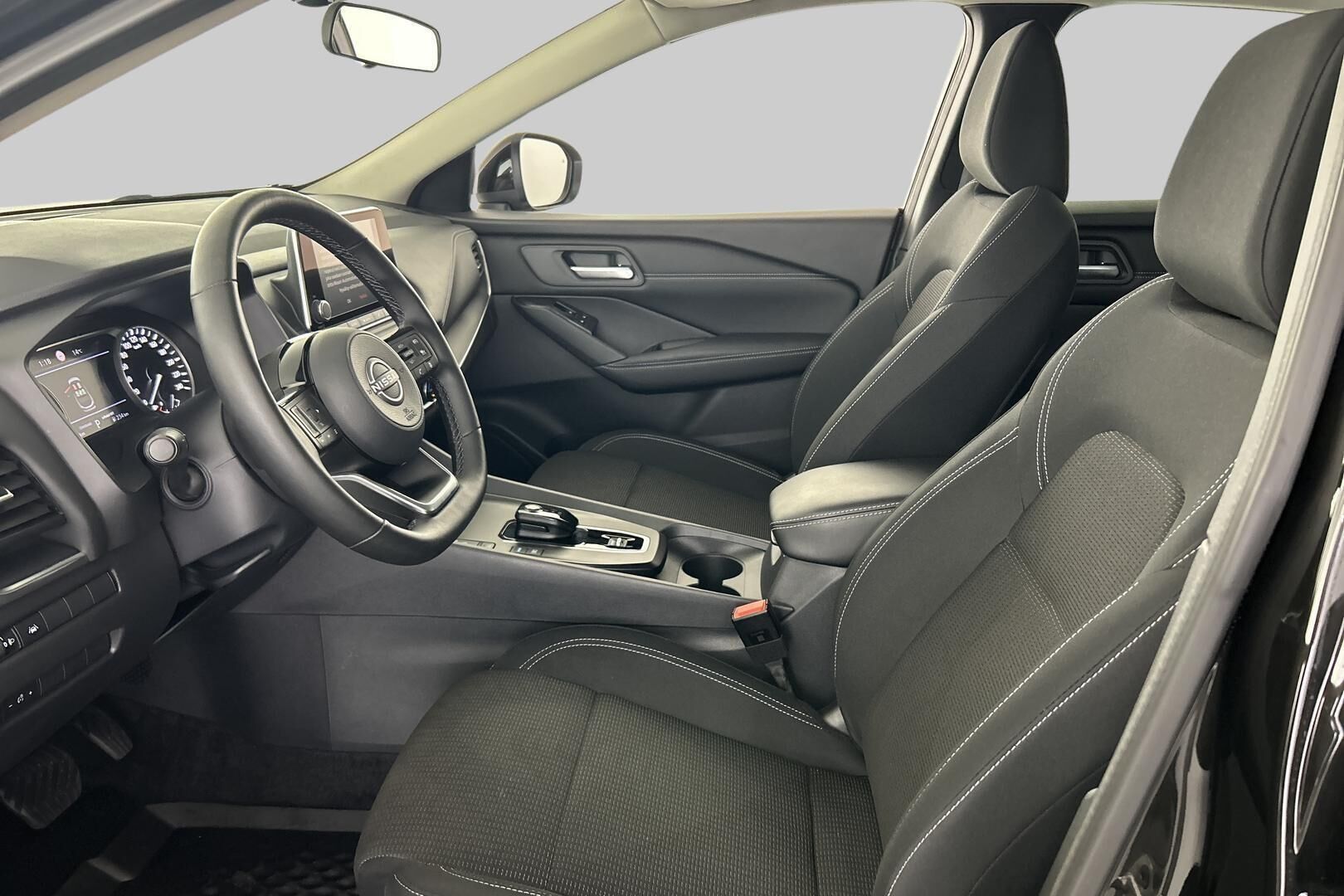 Nissan Qashqai iso kuva 8