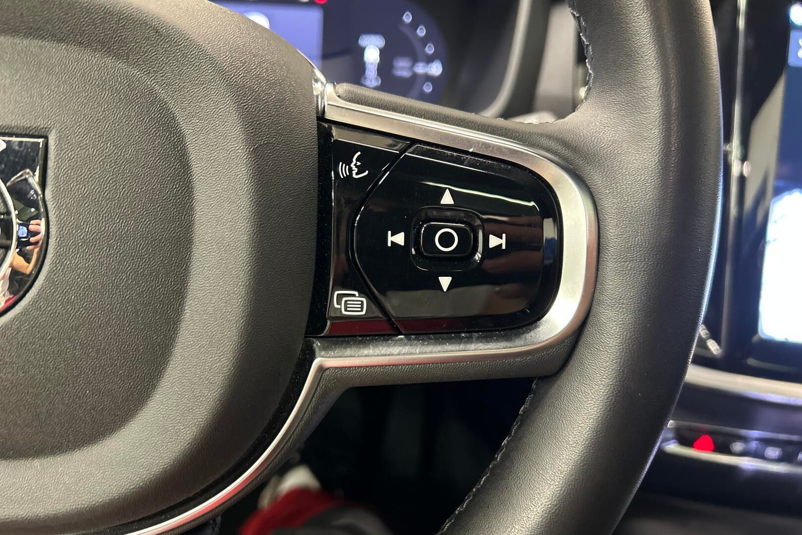 Volvo V60 iso kuva 19