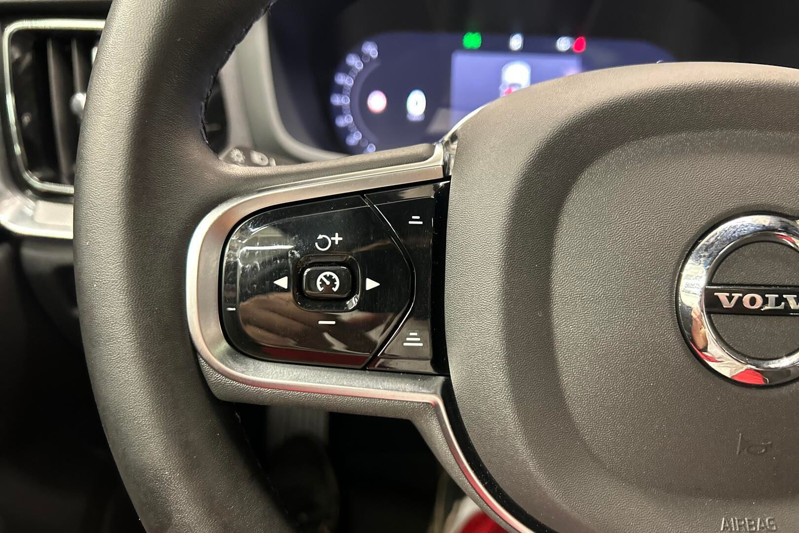 Volvo V60 iso kuva 20