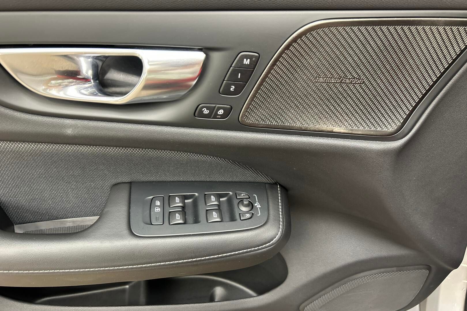 Volvo V60 iso kuva 22