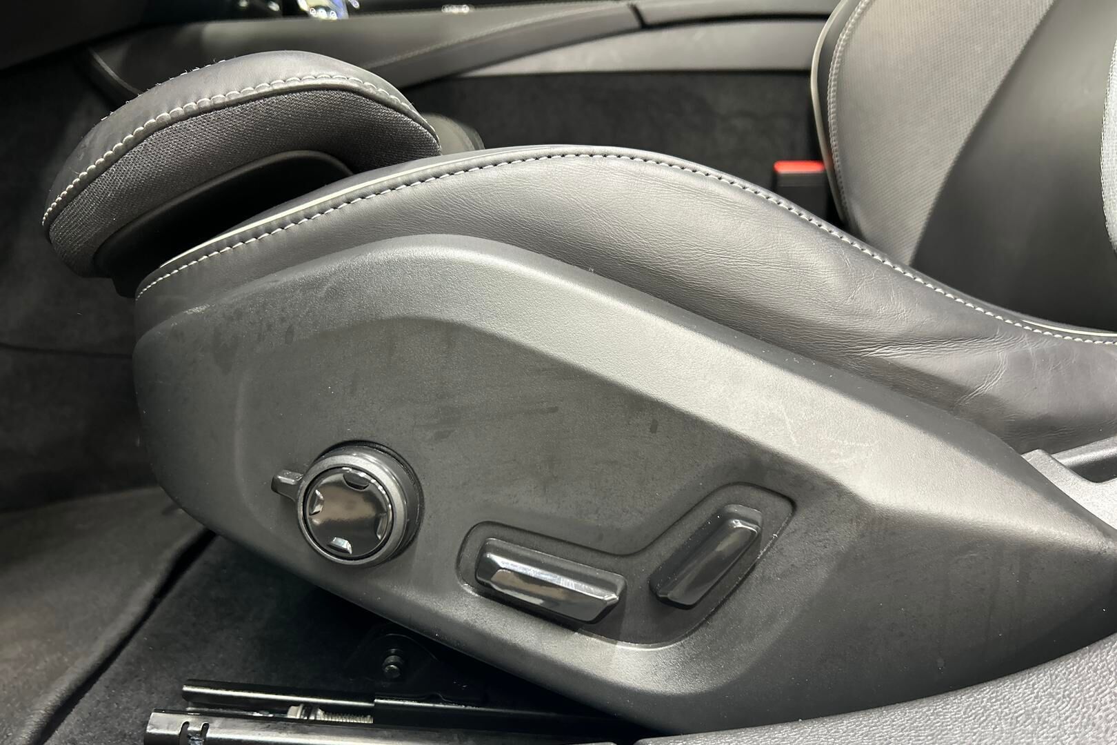 Volvo V60 iso kuva 23