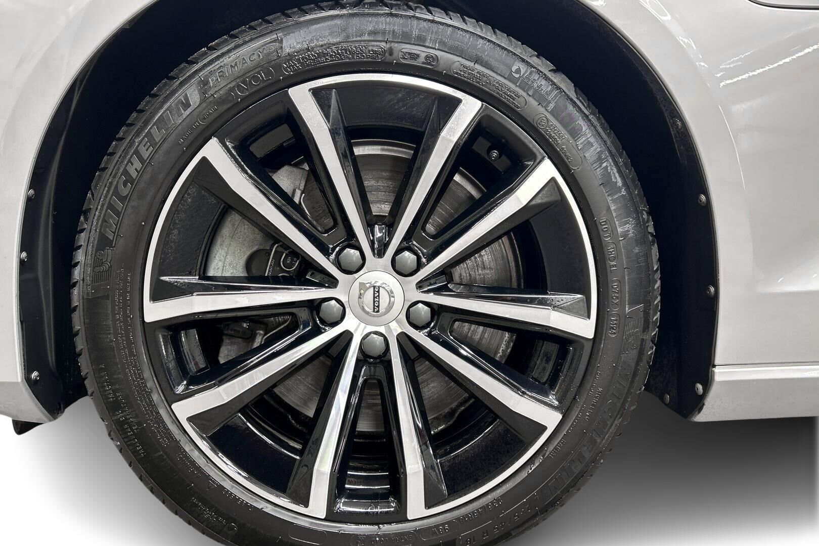 Volvo V60 iso kuva 24