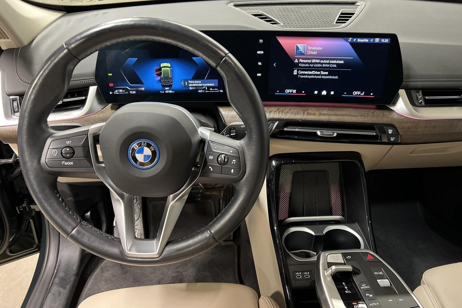 BMW X1 iso kuva 10