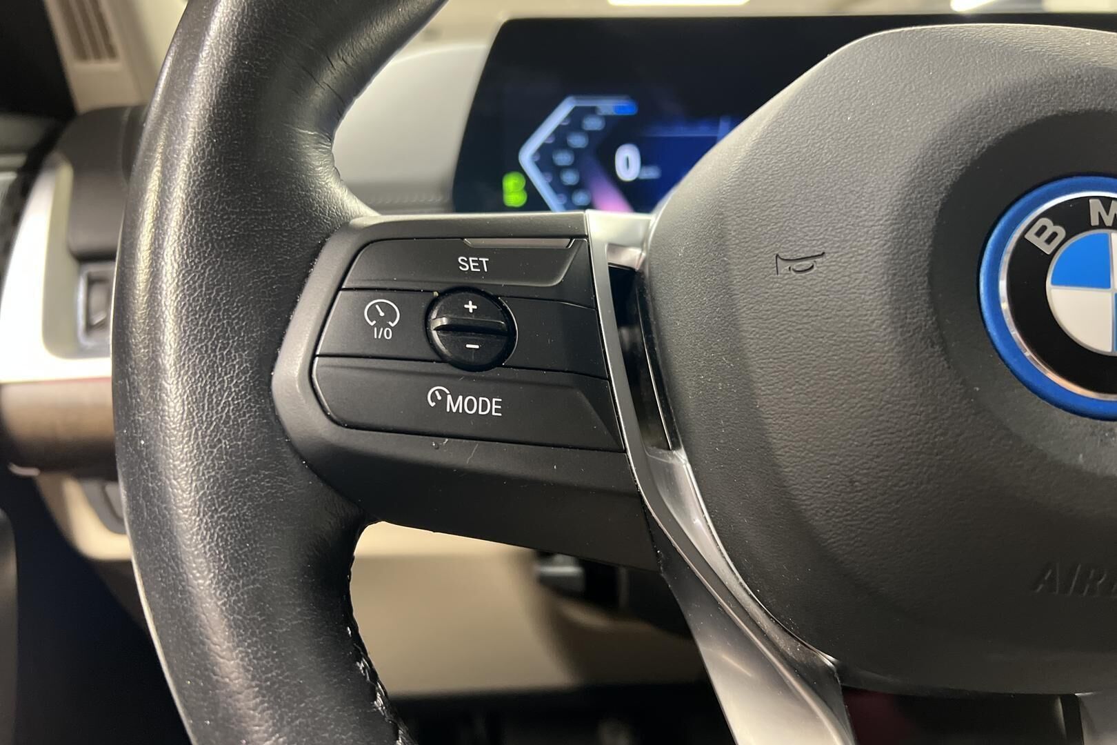 BMW X1 iso kuva 16