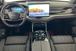 BYD Tang esikatselu 9