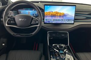 BYD Tang esikatselu 10