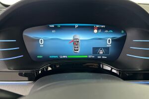 BYD Tang esikatselu 11