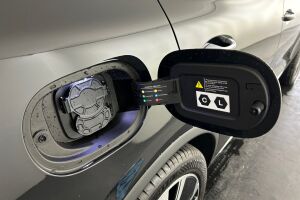 BYD Tang esikatselu 23