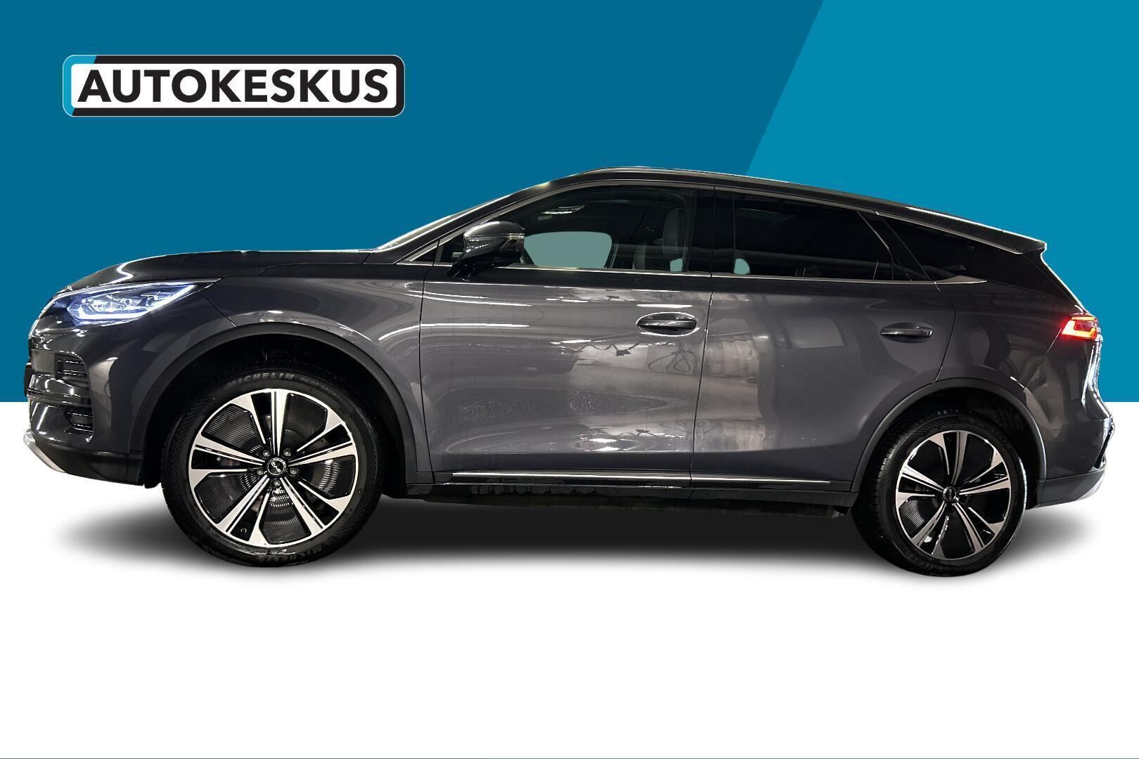 BYD TANG iso kuva 3