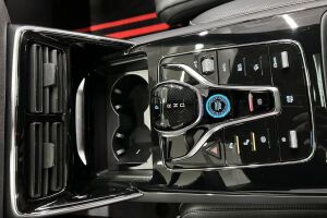 BYD Tang esikatselu 15