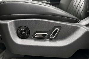 BYD Tang esikatselu 19