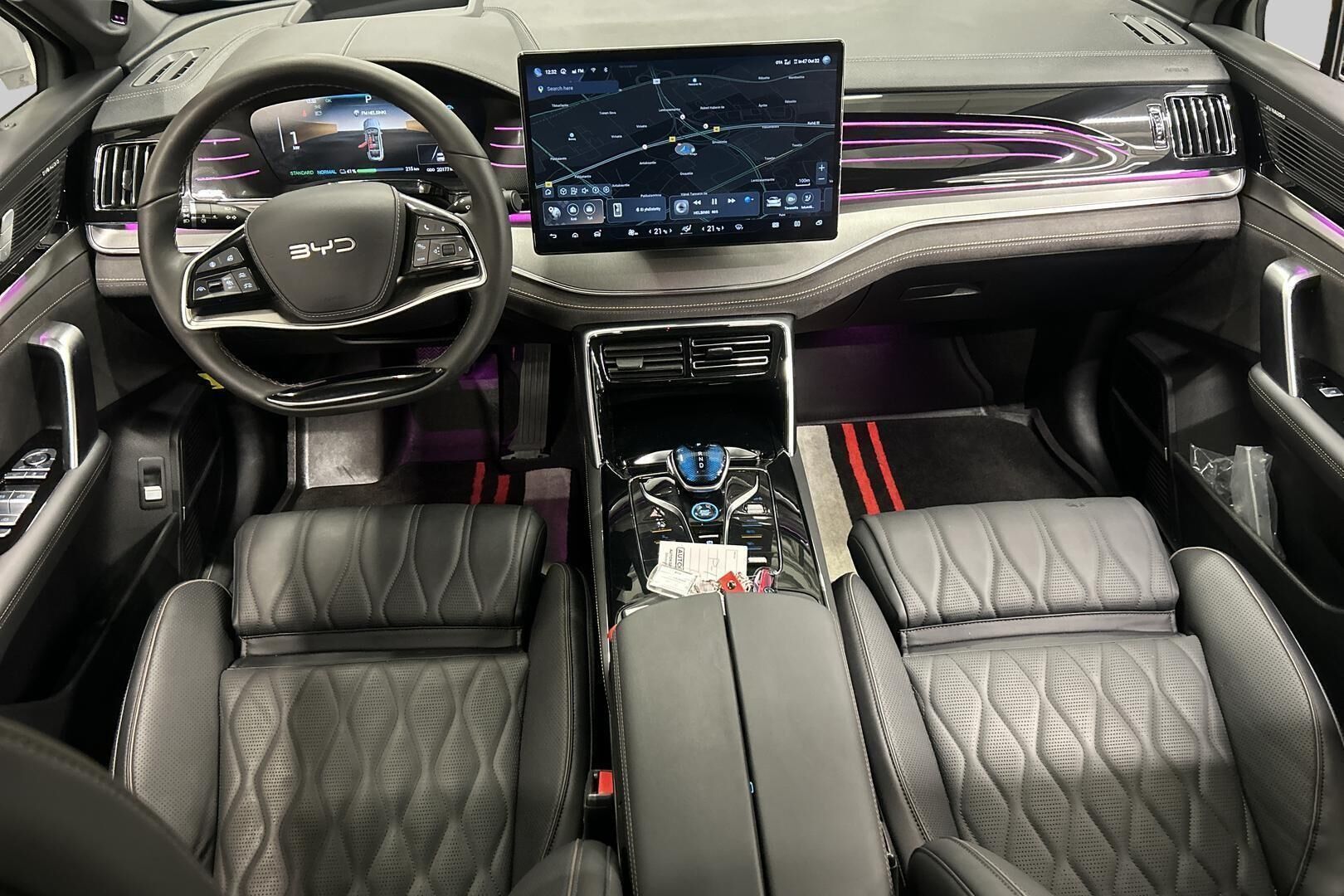 BYD TANG iso kuva 10