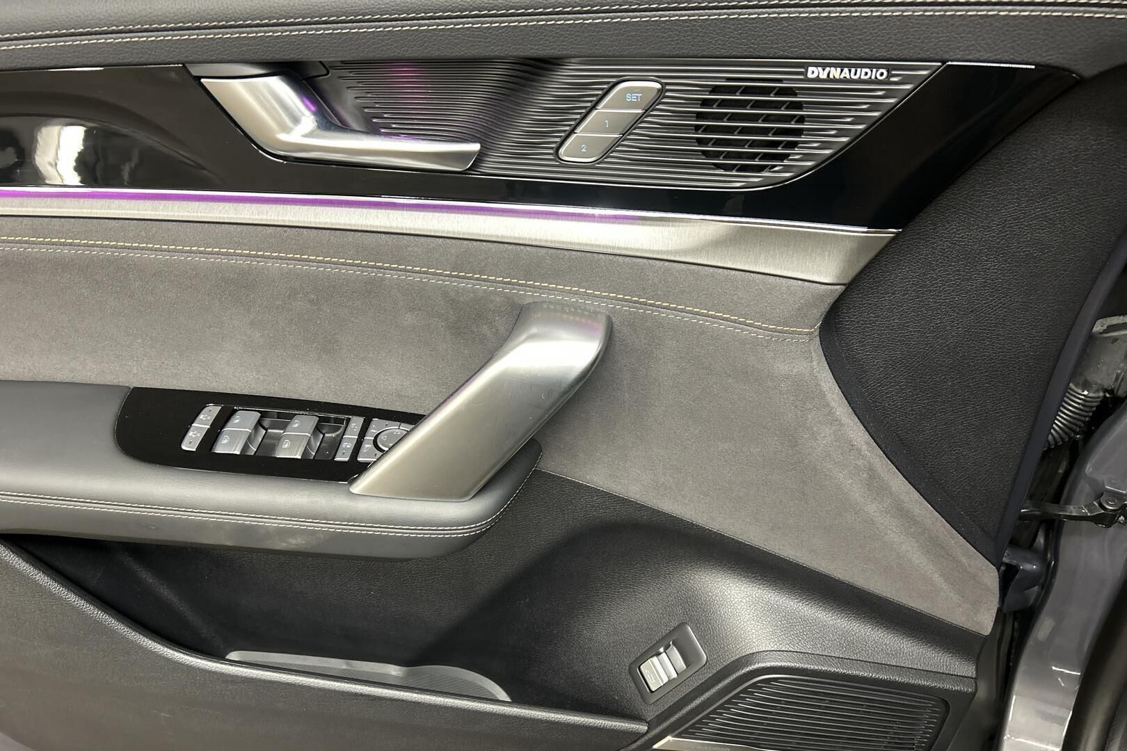BYD TANG iso kuva 19