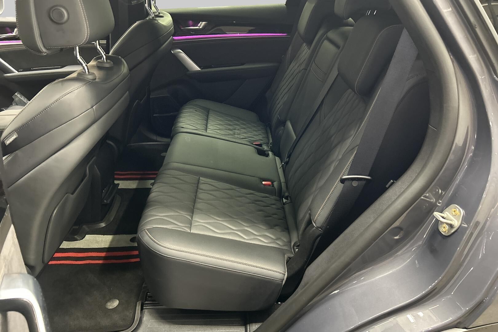 BYD TANG iso kuva 9