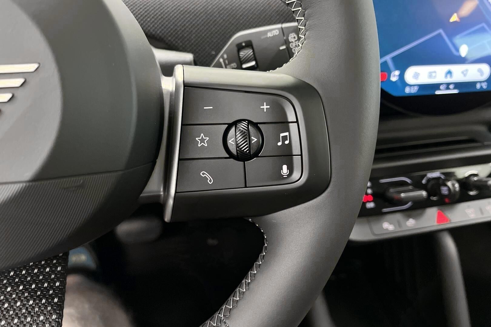 Mini COOPER SE iso kuva 16