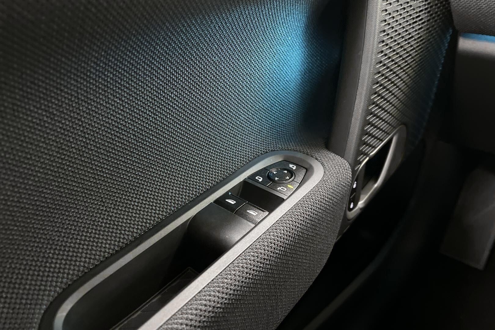 Mini COOPER SE iso kuva 18