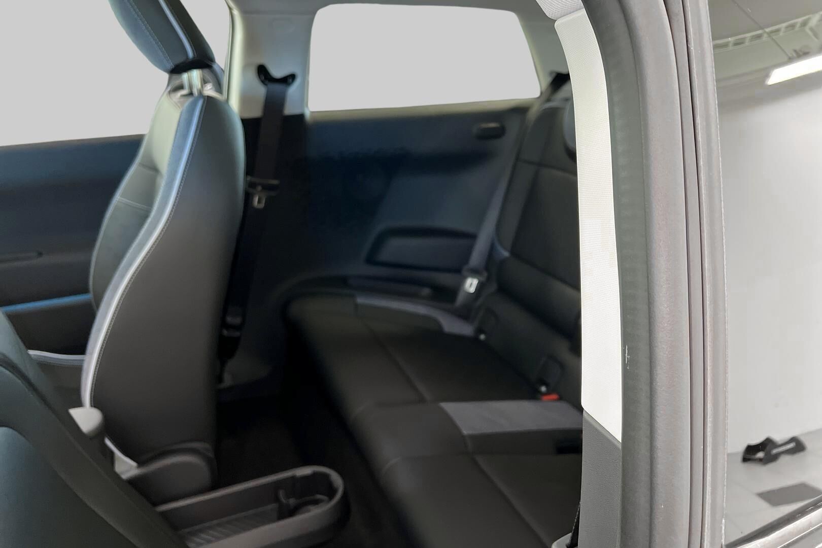 Mini COOPER SE iso kuva 9