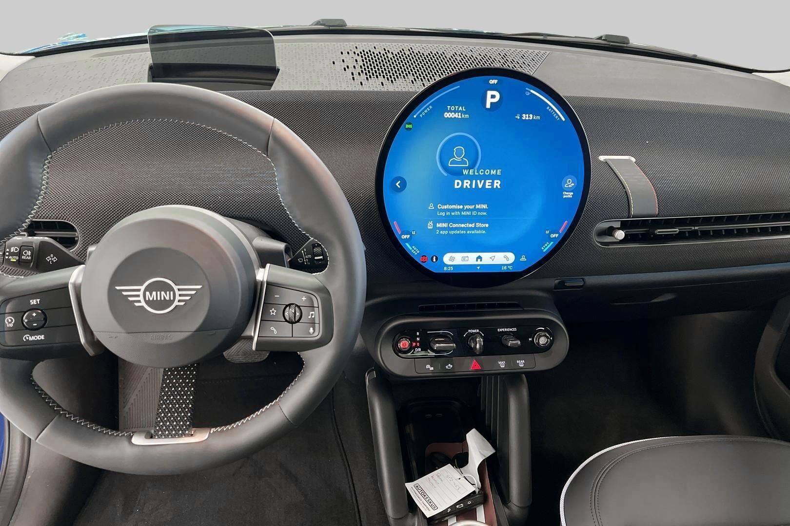 MINI COOPER SE iso kuva 10