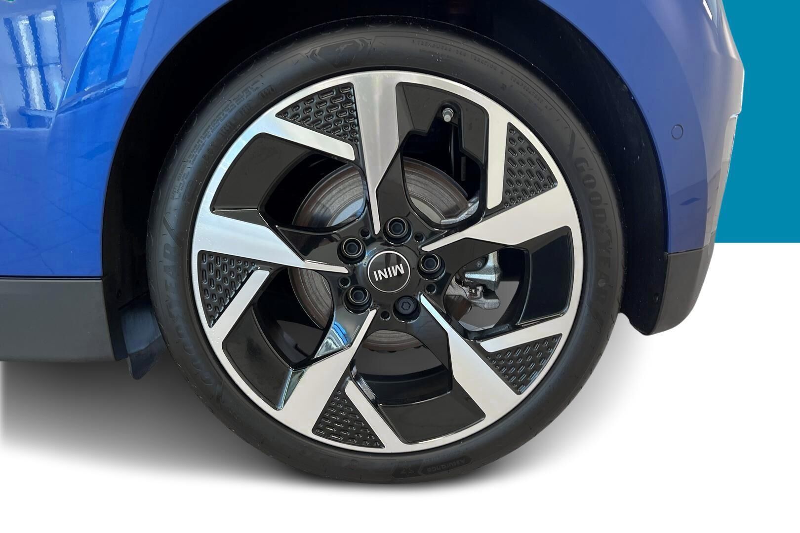 MINI COOPER SE iso kuva 12