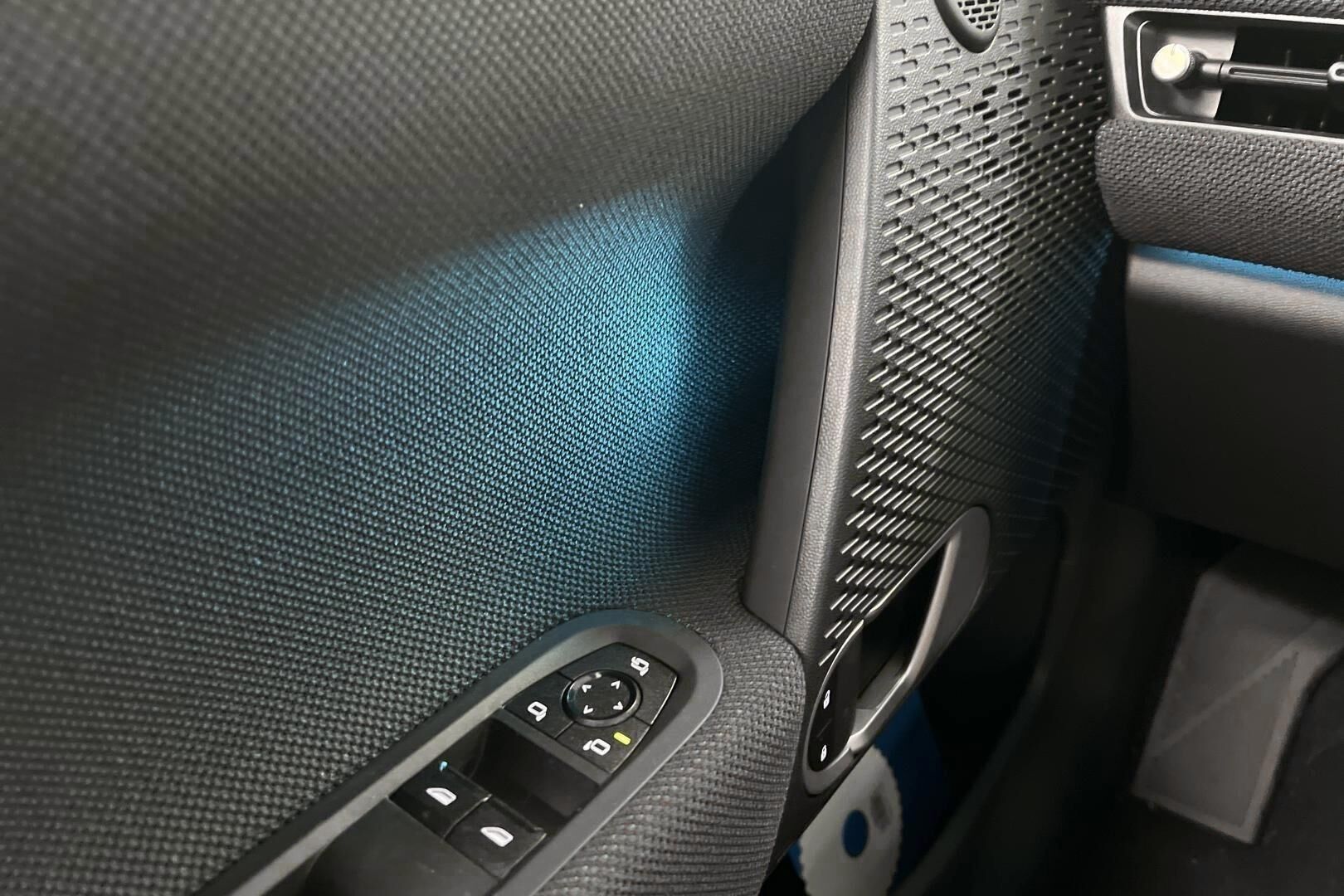 MINI COOPER SE iso kuva 18