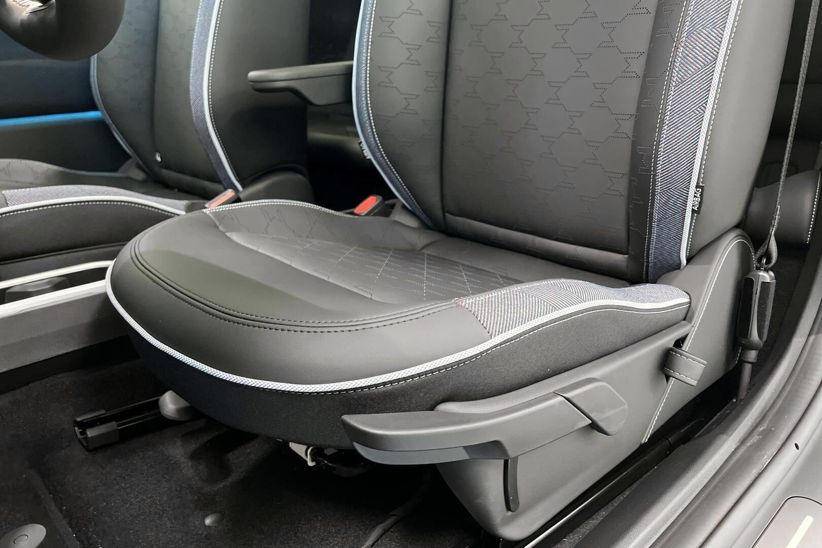 MINI COOPER SE iso kuva 19