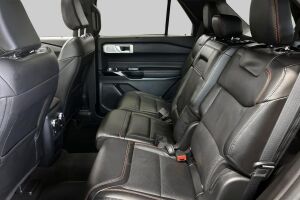 Ford Explorer esikatselu 10