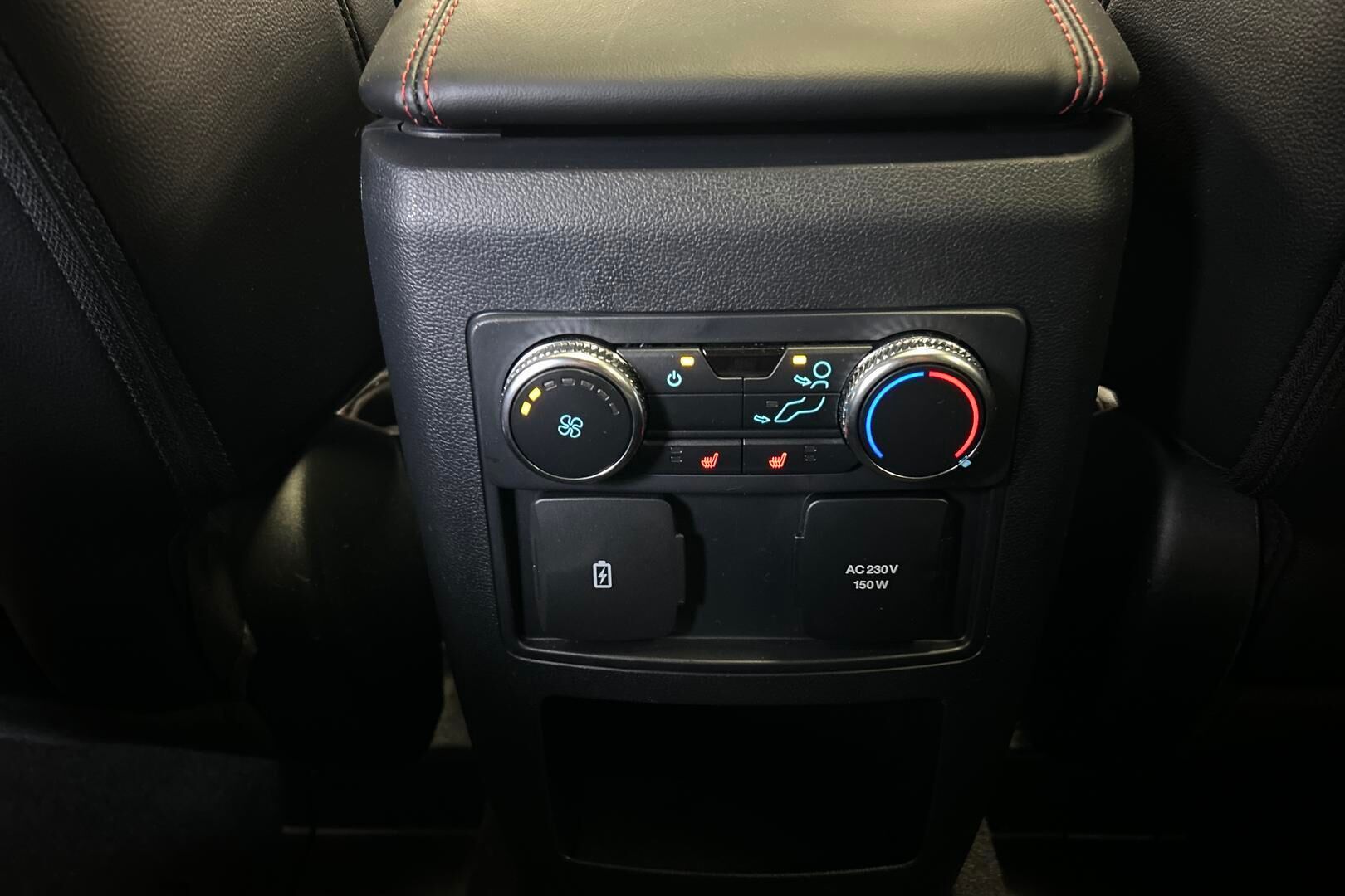 Ford Explorer iso kuva 17