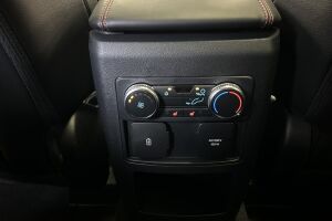 Ford Explorer esikatselu 17