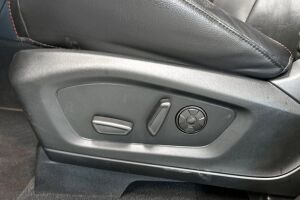 Ford Explorer esikatselu 18