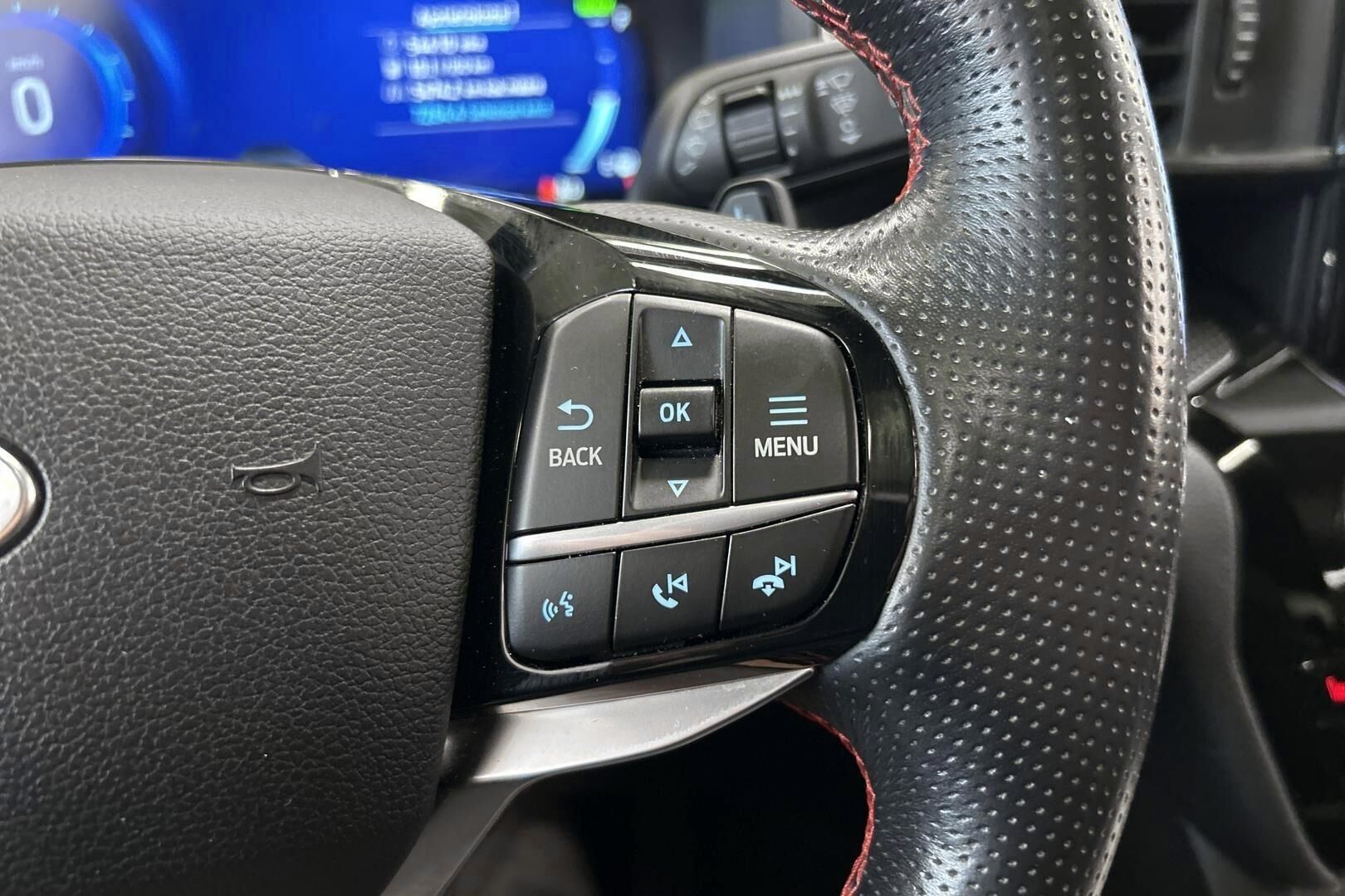 Ford Explorer iso kuva 20