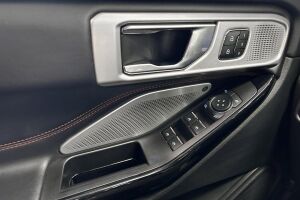 Ford Explorer esikatselu 25