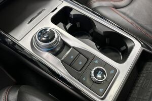 Ford Explorer esikatselu 34