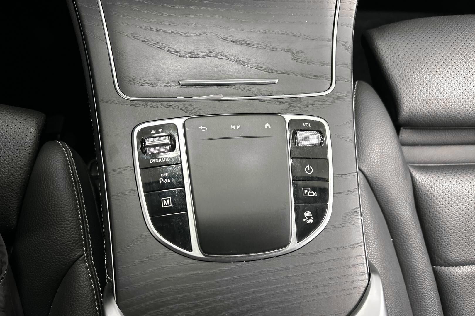 MERCEDES-BENZ GLC iso kuva 19