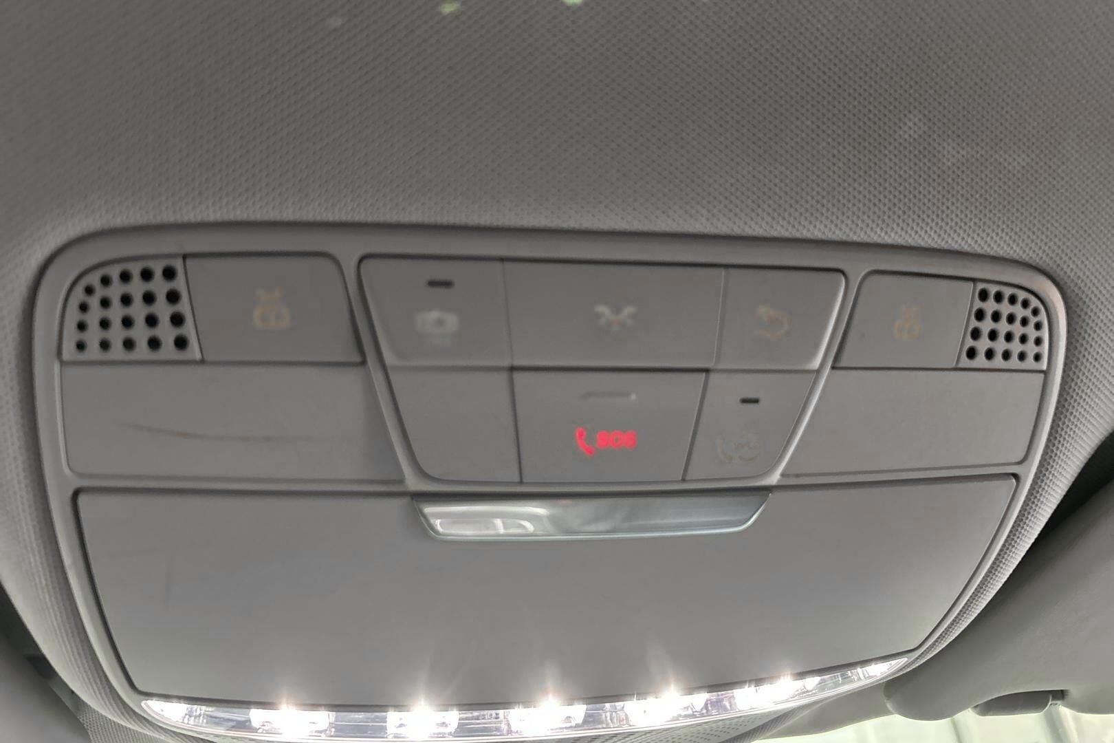 MERCEDES-BENZ GLC iso kuva 20