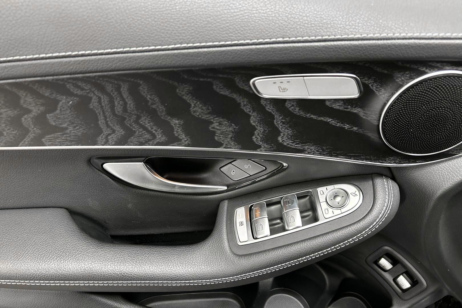 MERCEDES-BENZ GLC iso kuva 22