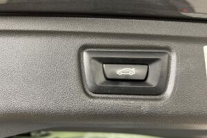 BMW 3-SARJA esikatselu 16