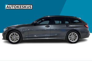 BMW 3-SARJA esikatselu 8