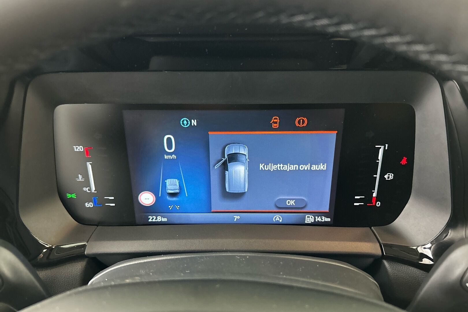 Ford Transit Courier iso kuva 21