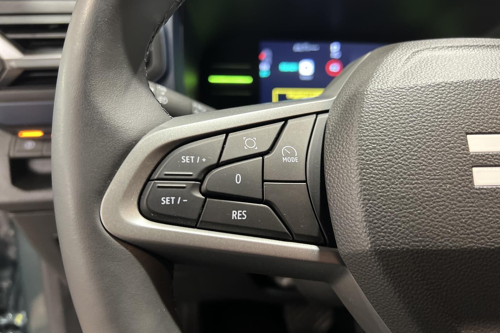 Dacia Duster iso kuva 13