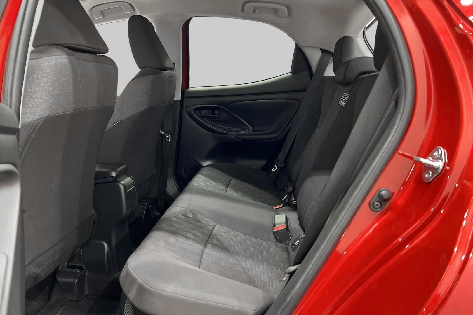 Toyota Yaris iso kuva 10