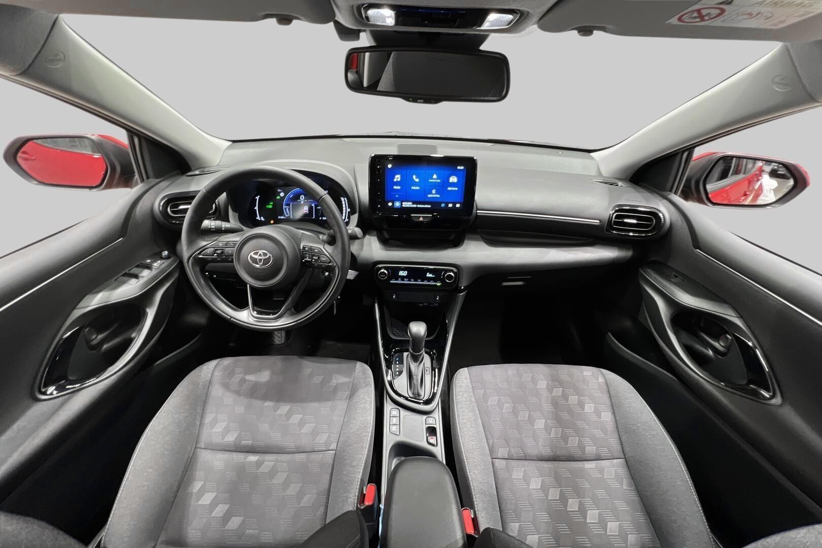 Toyota Yaris iso kuva 11